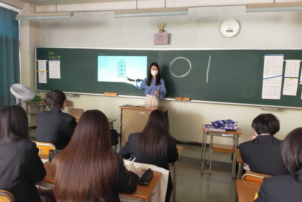 lecture at seyanishi high school