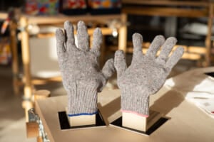 Yomigaeri: Recycled Work Gloves Made Primarily from Used Clothing Fibers