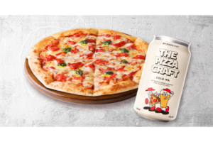 ピザハットとBeer the First、規格外のピザ生地をアップサイクルしたクラフトビール「THE PIZZA CRAFT」を共同開発
