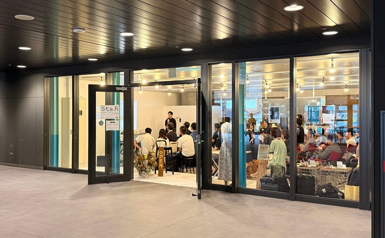 星川駅直結のSta.Rの外観